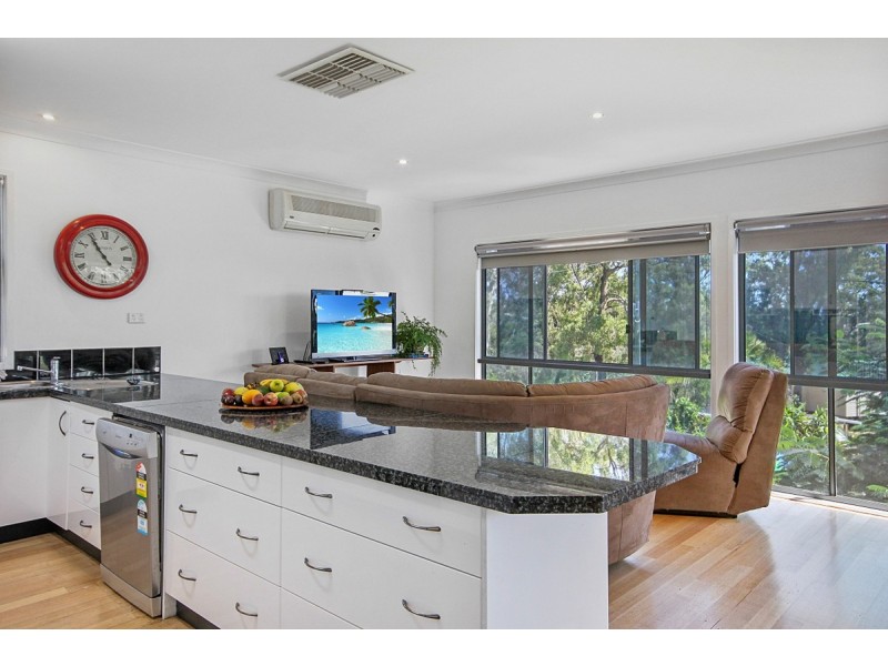 74 Perulpa Drive, Lamb Island QLD 4184