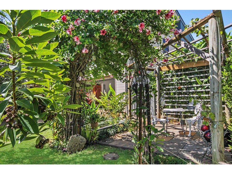 74 Perulpa Drive, Lamb Island QLD 4184