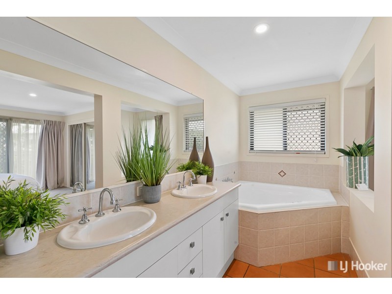 22 Watervale Drive, Redland Bay QLD 4165