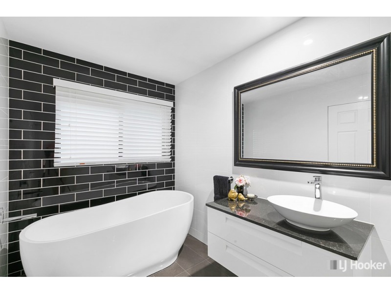 17 Keel Street, Birkdale QLD 4159