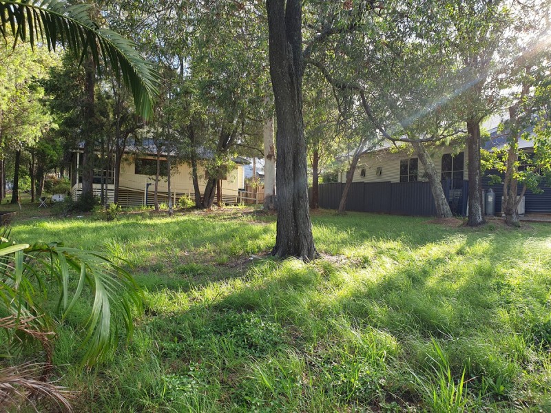 13 Marroo Street, Coochiemudlo Island QLD 4184