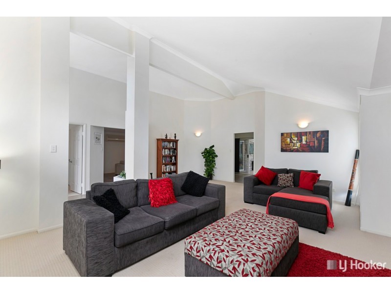 5 Sirocco Court, Ormiston QLD 4160
