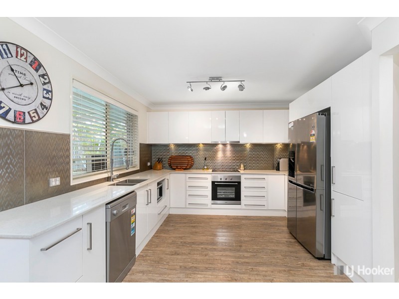 5 Sirocco Court, Ormiston QLD 4160