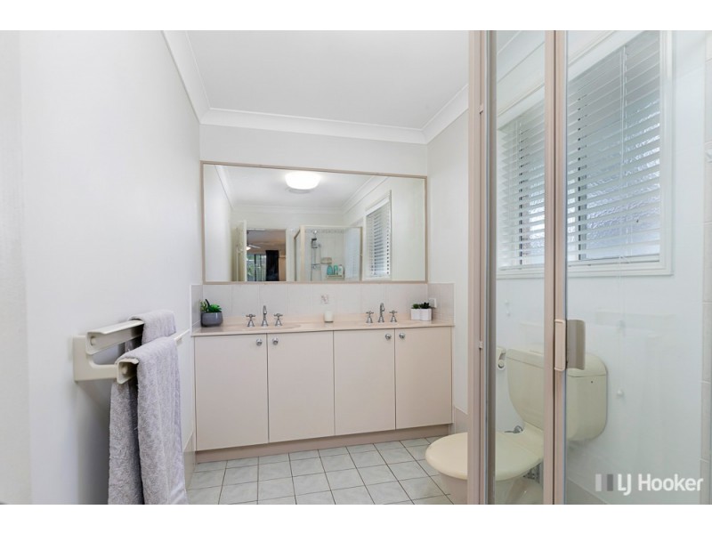 5 Sirocco Court, Ormiston QLD 4160