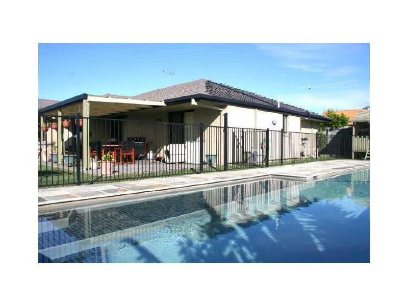 11 Jacaranda Place, Ormiston QLD 4160