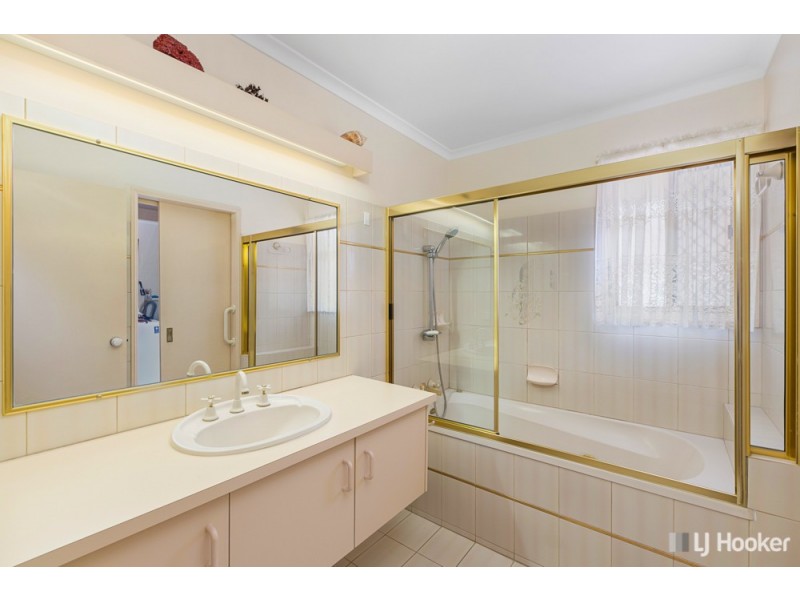 1 Swordfish Court, Birkdale QLD 4159