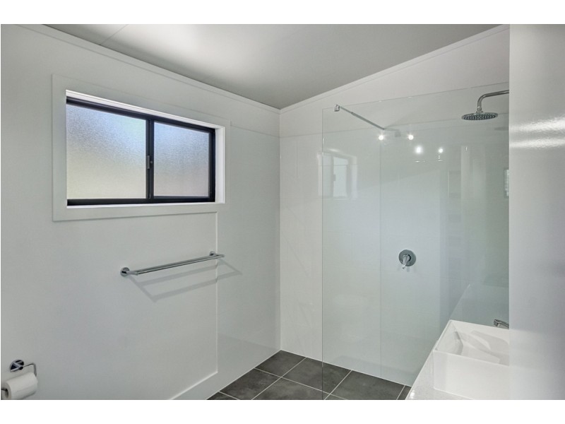 8 Sabot Street, Russell Island QLD 4184