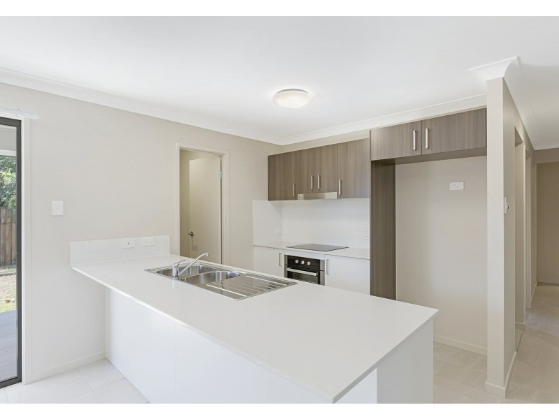 7 Simon Street, Victoria Point QLD 4165