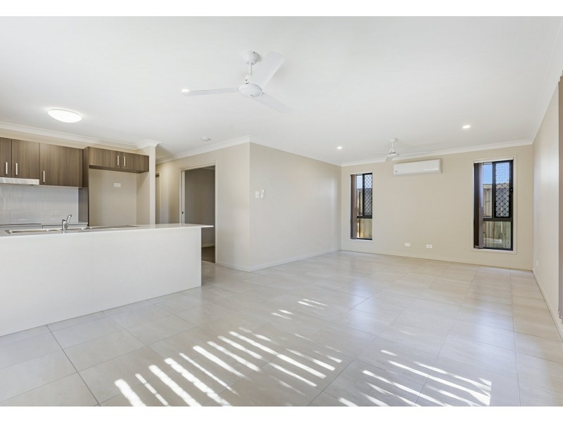 7 Simon Street, Victoria Point QLD 4165