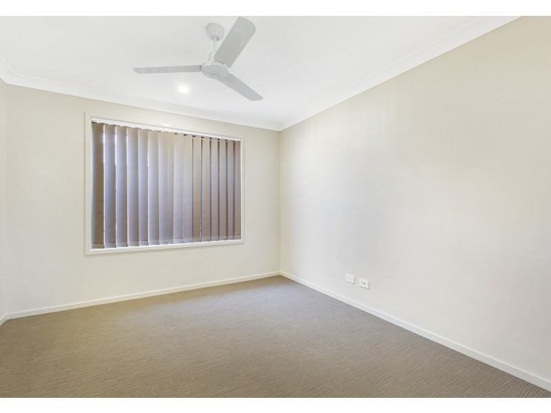 7 Simon Street, Victoria Point QLD 4165