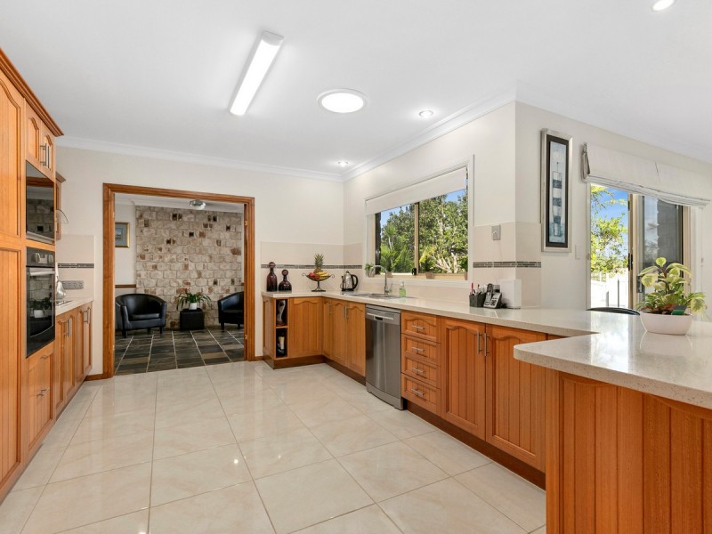 18 Queensbury Court, Wellington Point QLD 4160