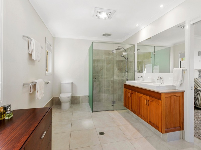 18 Queensbury Court, Wellington Point QLD 4160