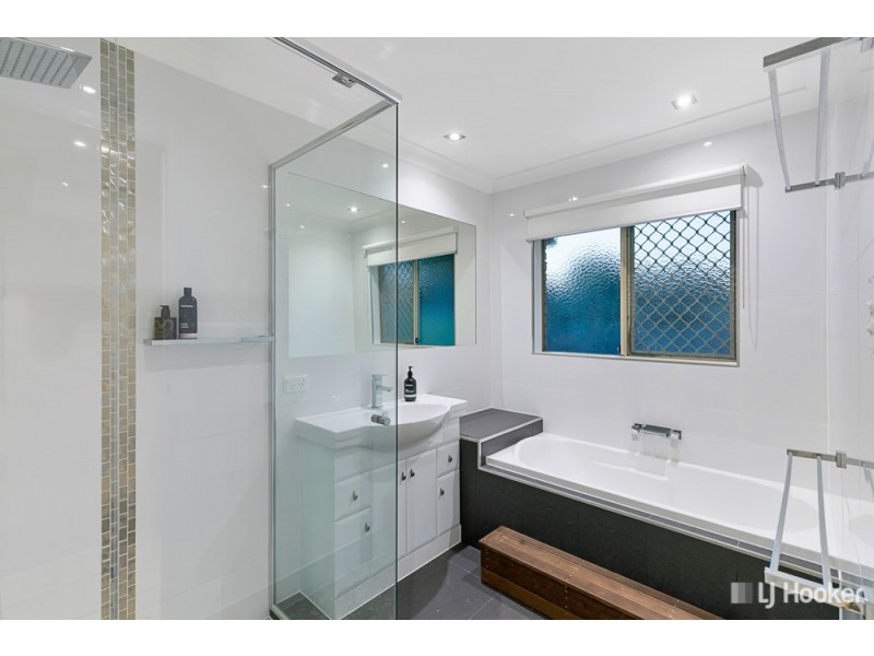 15 Elaine Place, Birkdale QLD 4159