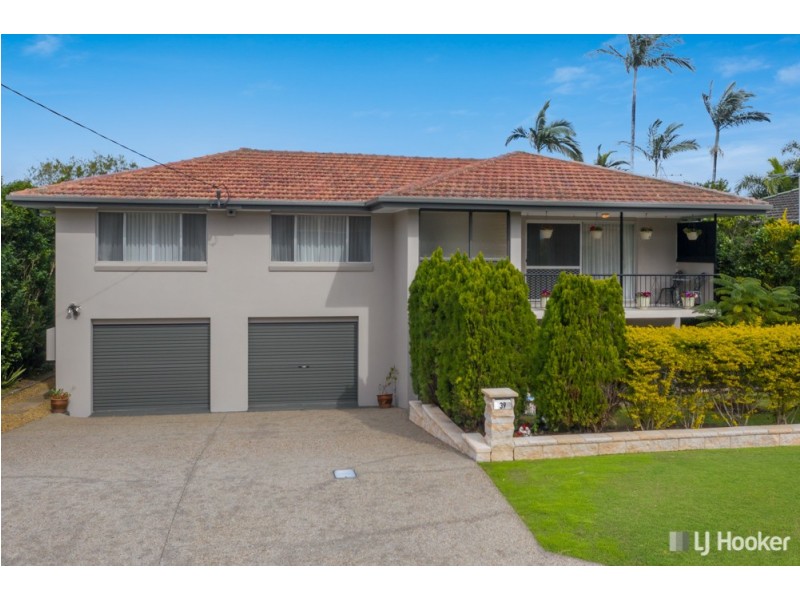 39 Tandanya Street, Mansfield QLD 4122