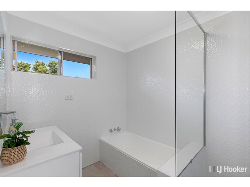 39 Tandanya Street, Mansfield QLD 4122