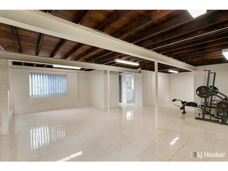 39 Tandanya Street, Mansfield QLD 4122