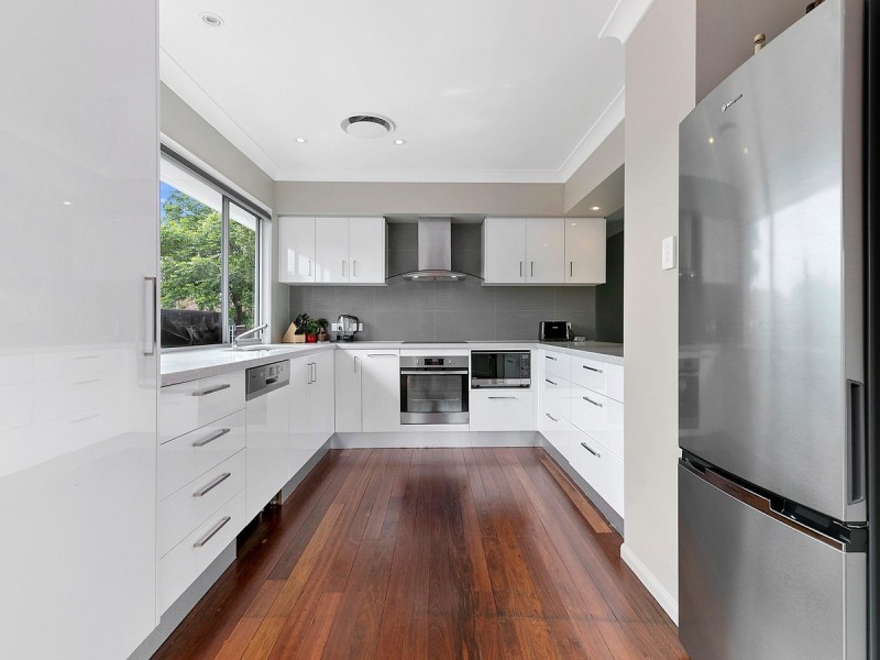 4 Aleon Crescent, Ormiston QLD 4160