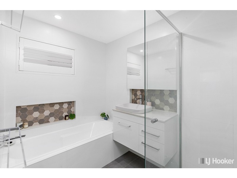 107 Bailey Road, Birkdale QLD 4159