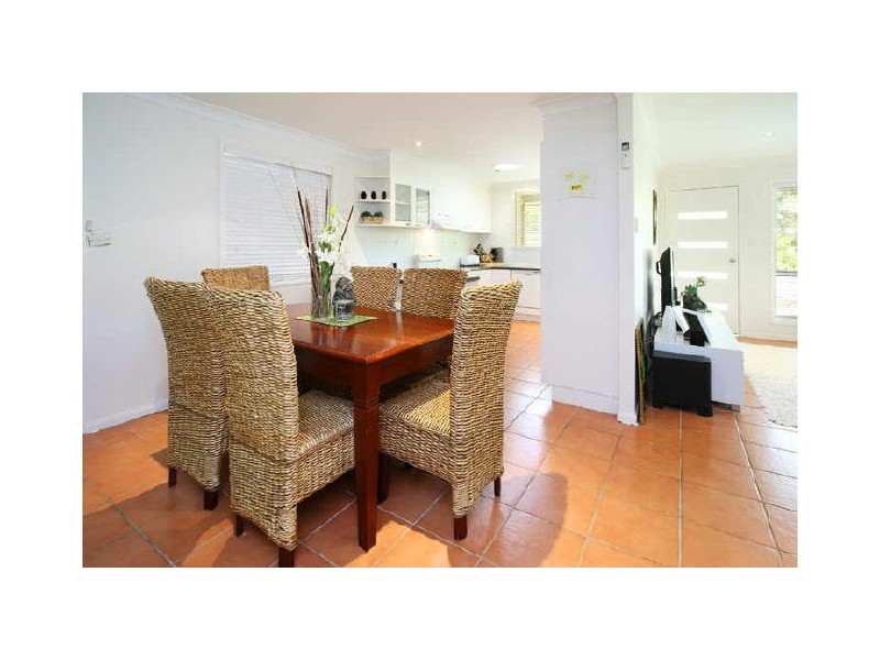 4 Christopher Street, Redland Bay QLD 4165