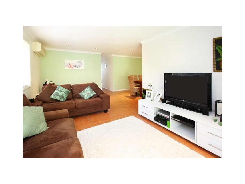 4 Christopher Street, Redland Bay QLD 4165