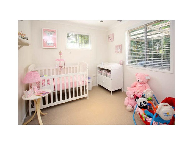 4 Christopher Street, Redland Bay QLD 4165