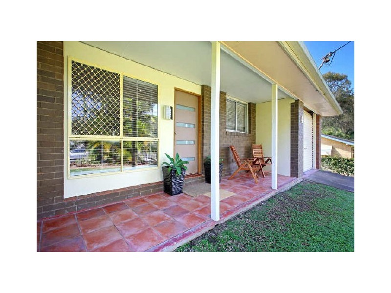 4 Christopher Street, Redland Bay QLD 4165