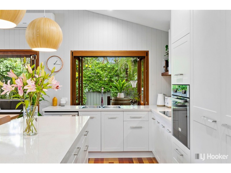 92 Thomas Street, Birkdale QLD 4159