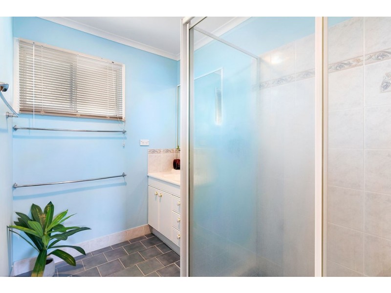 10 Eccles Street, Wynnum West QLD 4178