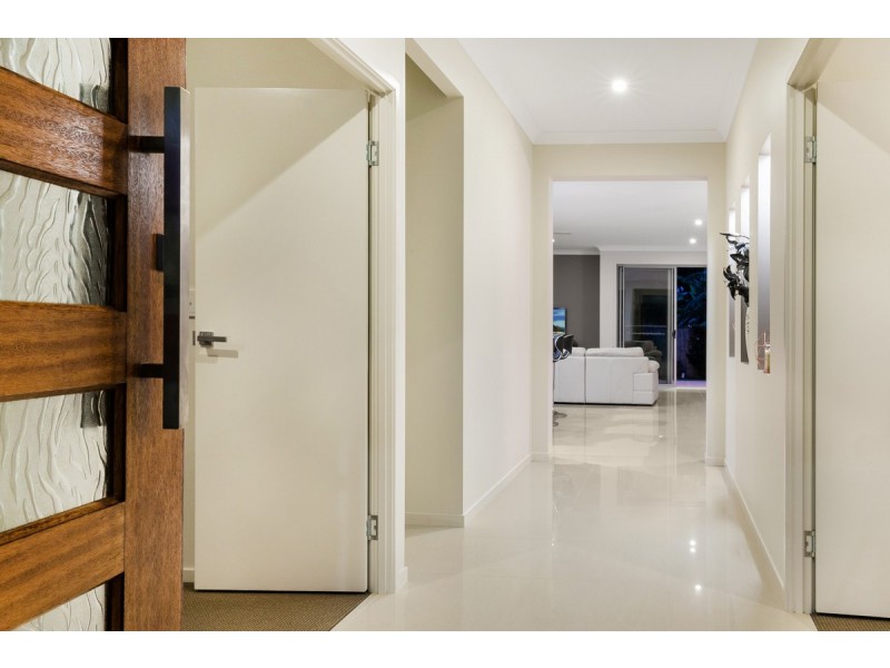 7 Henderson Street, Eight Mile Plains QLD 4113