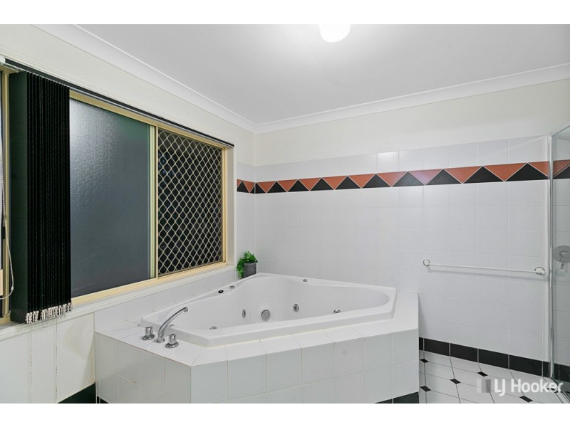 4 Queensbury Court, Wellington Point QLD 4160