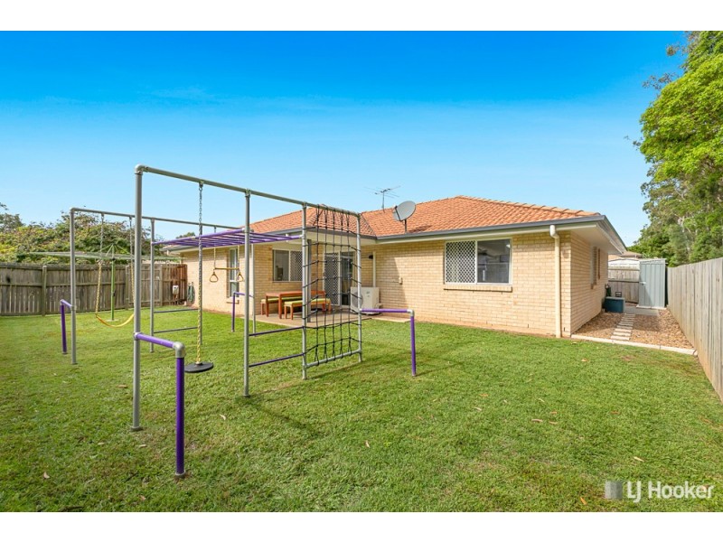 16 Green Place, Redland Bay QLD 4165