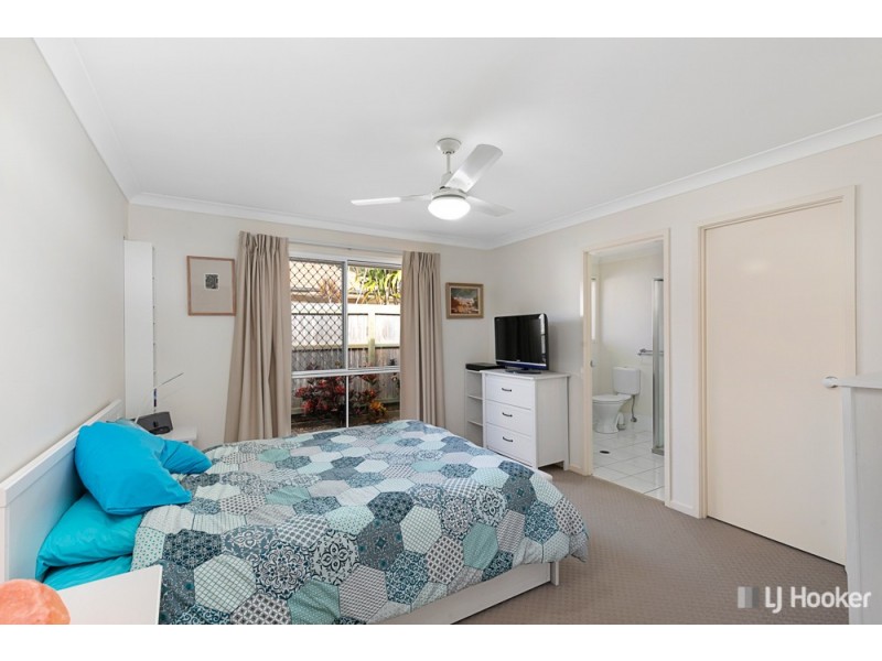 16 Green Place, Redland Bay QLD 4165