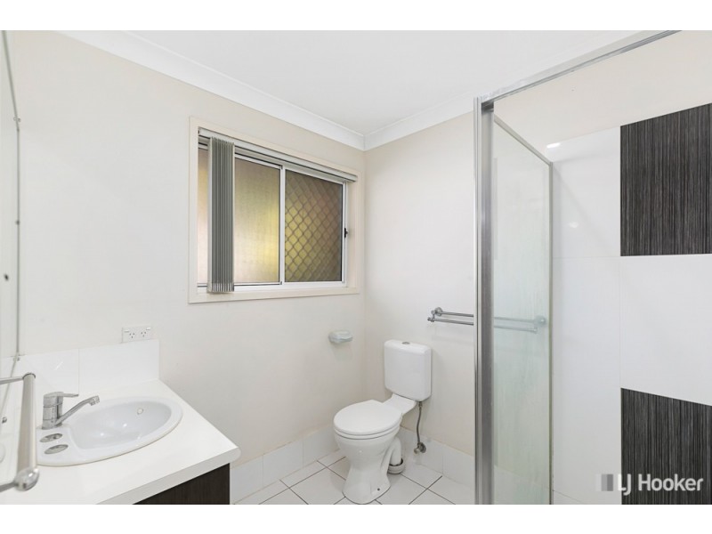 16 Green Place, Redland Bay QLD 4165