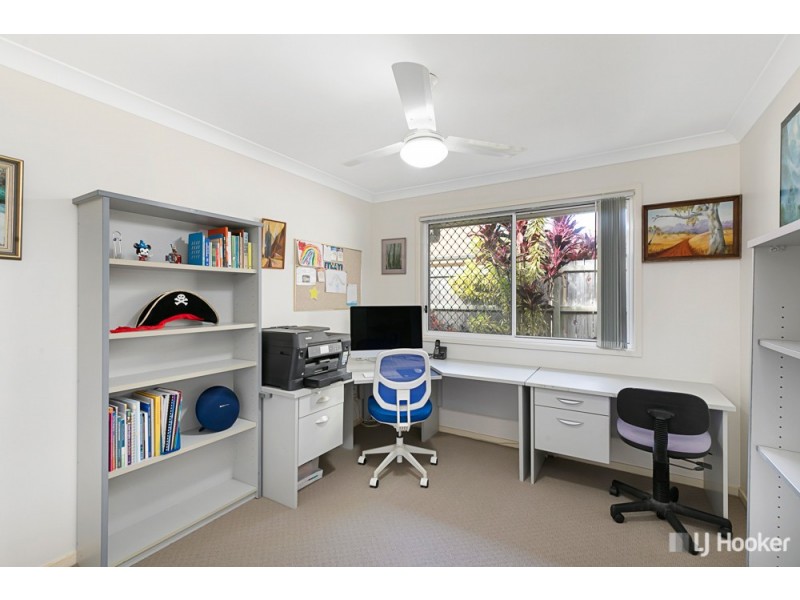 16 Green Place, Redland Bay QLD 4165