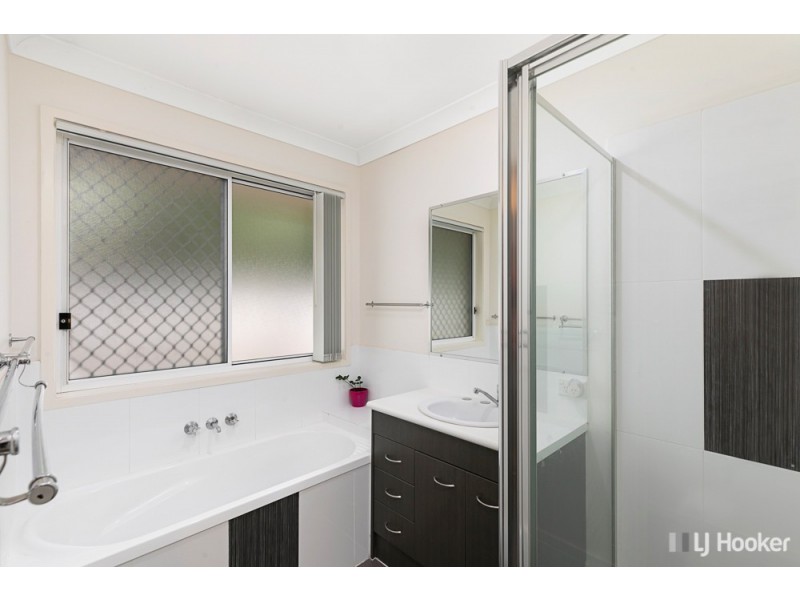 16 Green Place, Redland Bay QLD 4165
