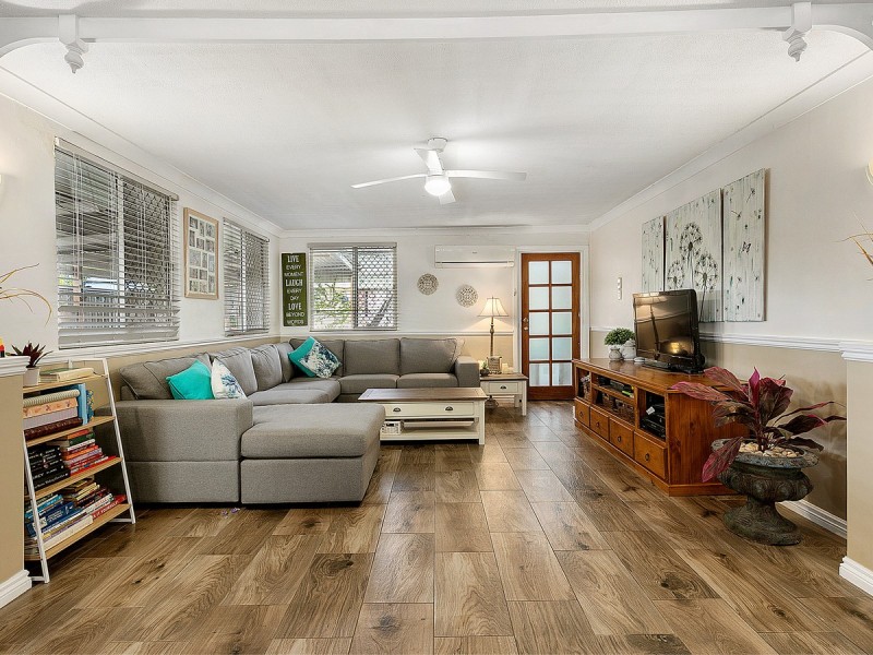 22 Meredith Place, Redland Bay QLD 4165