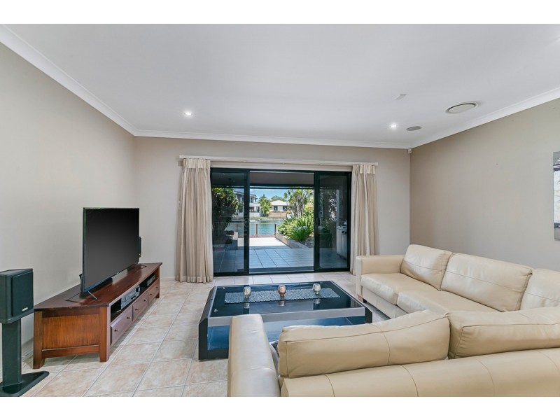 16 Sternlight Court, Raby Bay QLD 4163