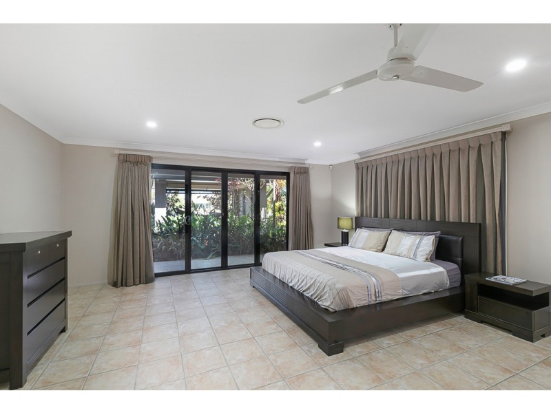 16 Sternlight Court, Raby Bay QLD 4163