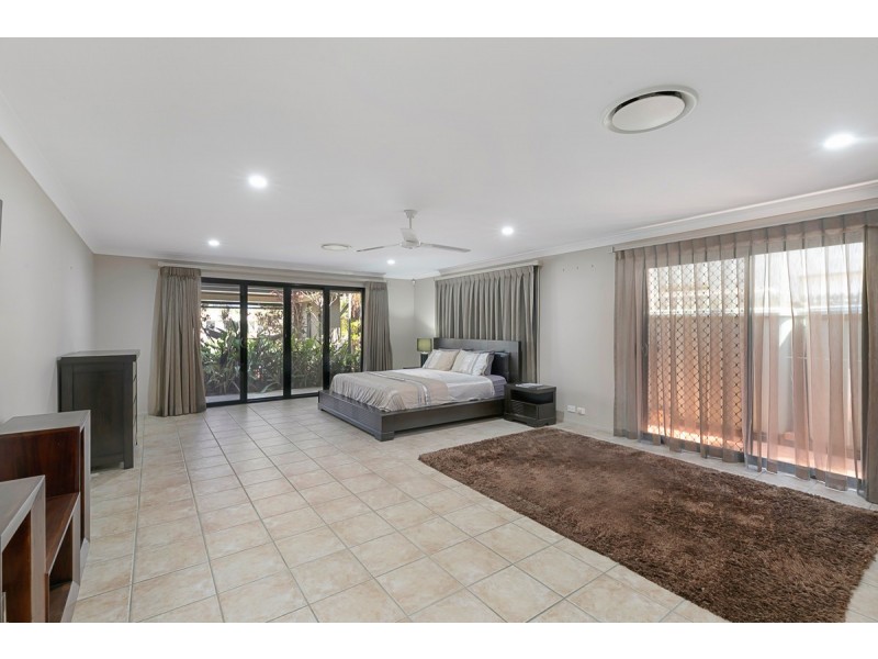 16 Sternlight Court, Raby Bay QLD 4163