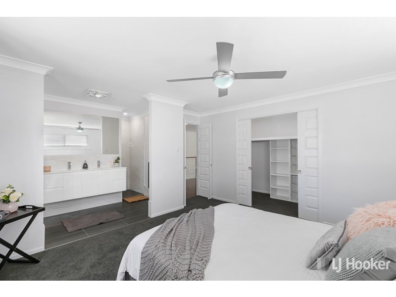 5 Robin Parade, Victoria Point QLD 4165