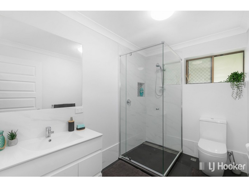 5 Robin Parade, Victoria Point QLD 4165