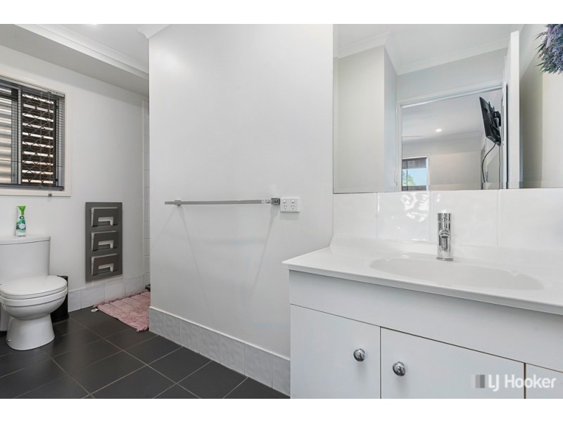 8 Banks Street, Capalaba QLD 4157