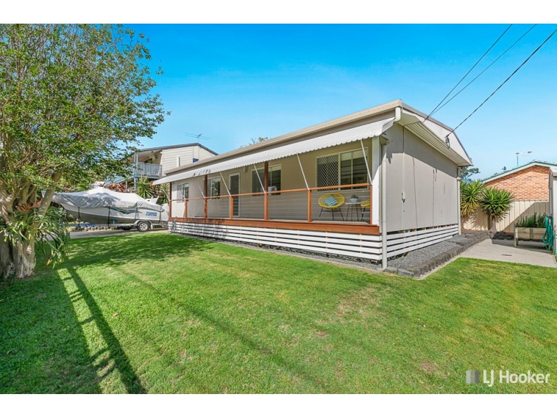 8 Banks Street, Capalaba QLD 4157