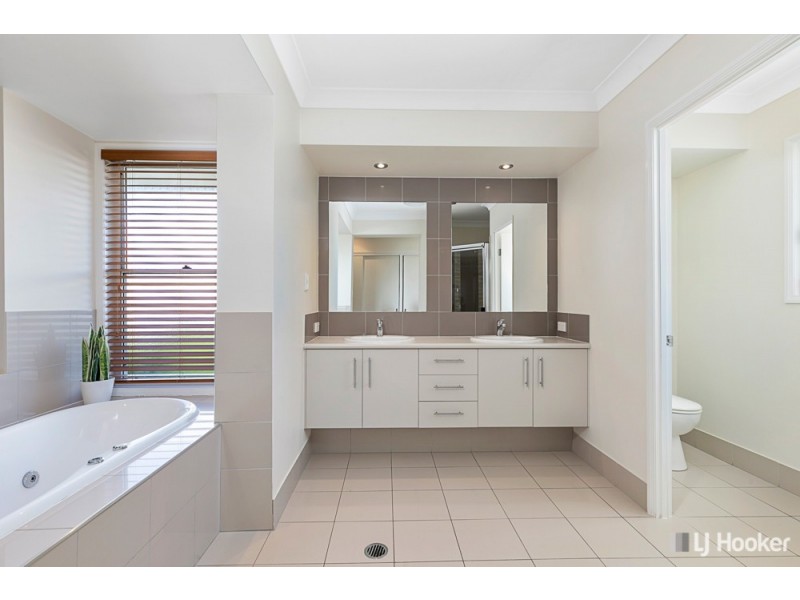 16 Sequoia Street, Thornlands QLD 4164