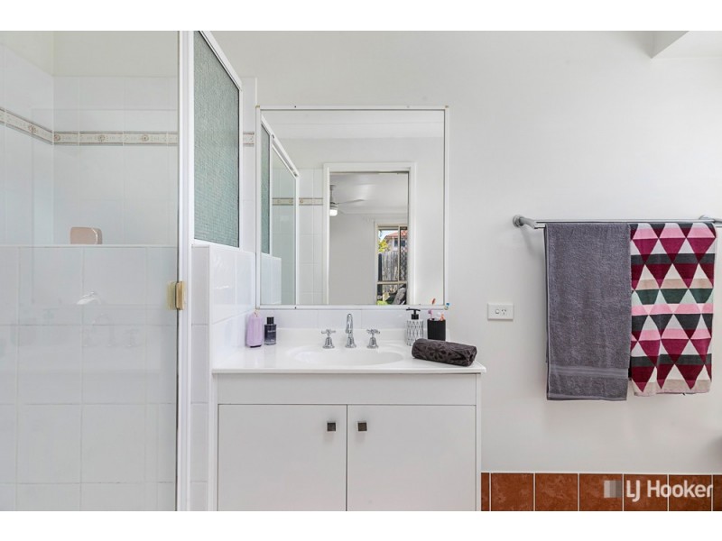 6 Sweetlip Court, Birkdale QLD 4159