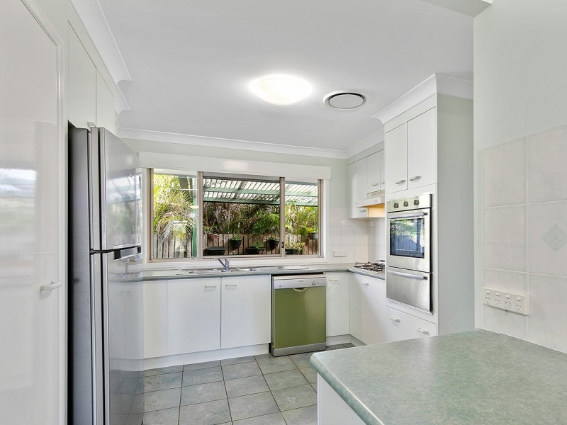 2 Horton Place, Wellington Point QLD 4160