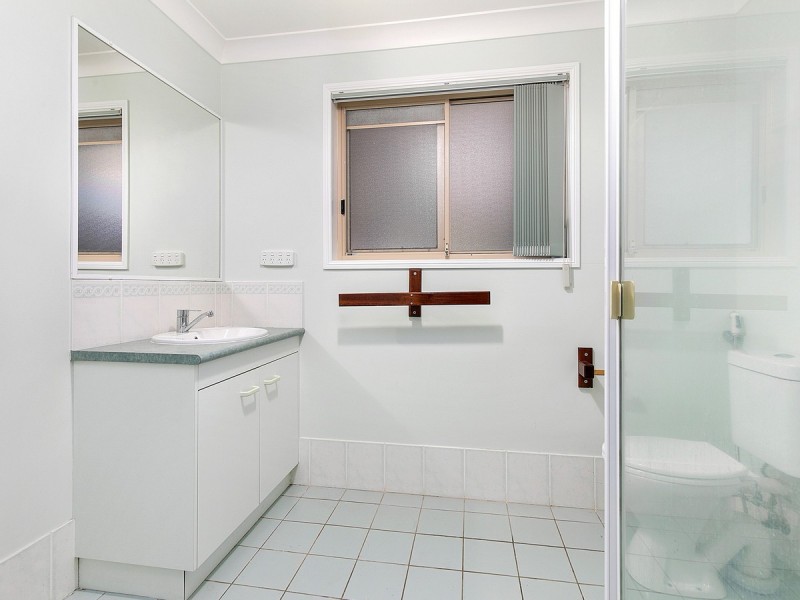 2 Horton Place, Wellington Point QLD 4160