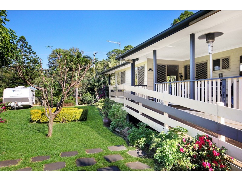 5 Halcyon Street, Lamb Island QLD 4184