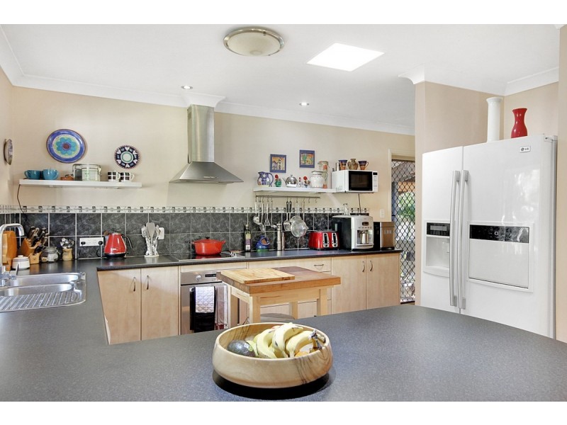 5 Halcyon Street, Lamb Island QLD 4184