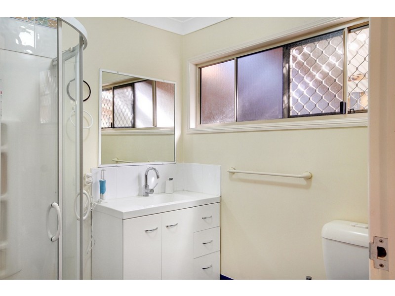 5 Halcyon Street, Lamb Island QLD 4184